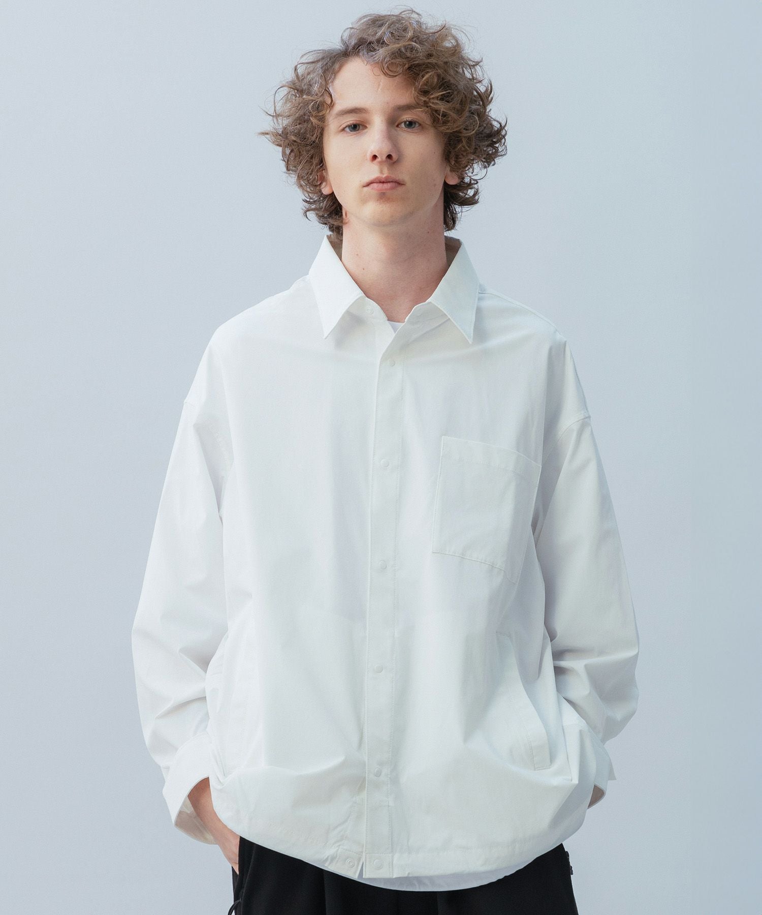 ホワイト フード付き ジャケット コーチカバー付き phenix(プラスフェニックス)AIRFLOW COACH SHIRT JACKET / エアフロー