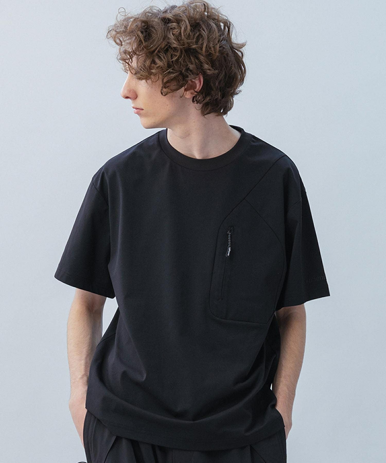 phenix(プラスフェニックス)HIDDEN ZIP POCKET SHORT SLEEVE TEE