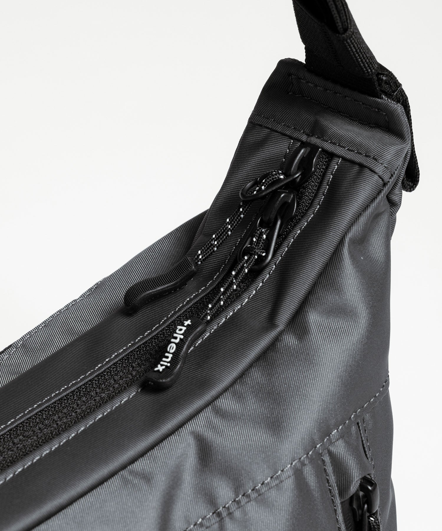 phenix(プラスフェニックス)EXPAND SHOULDER BAG 6+ / エクスパンド