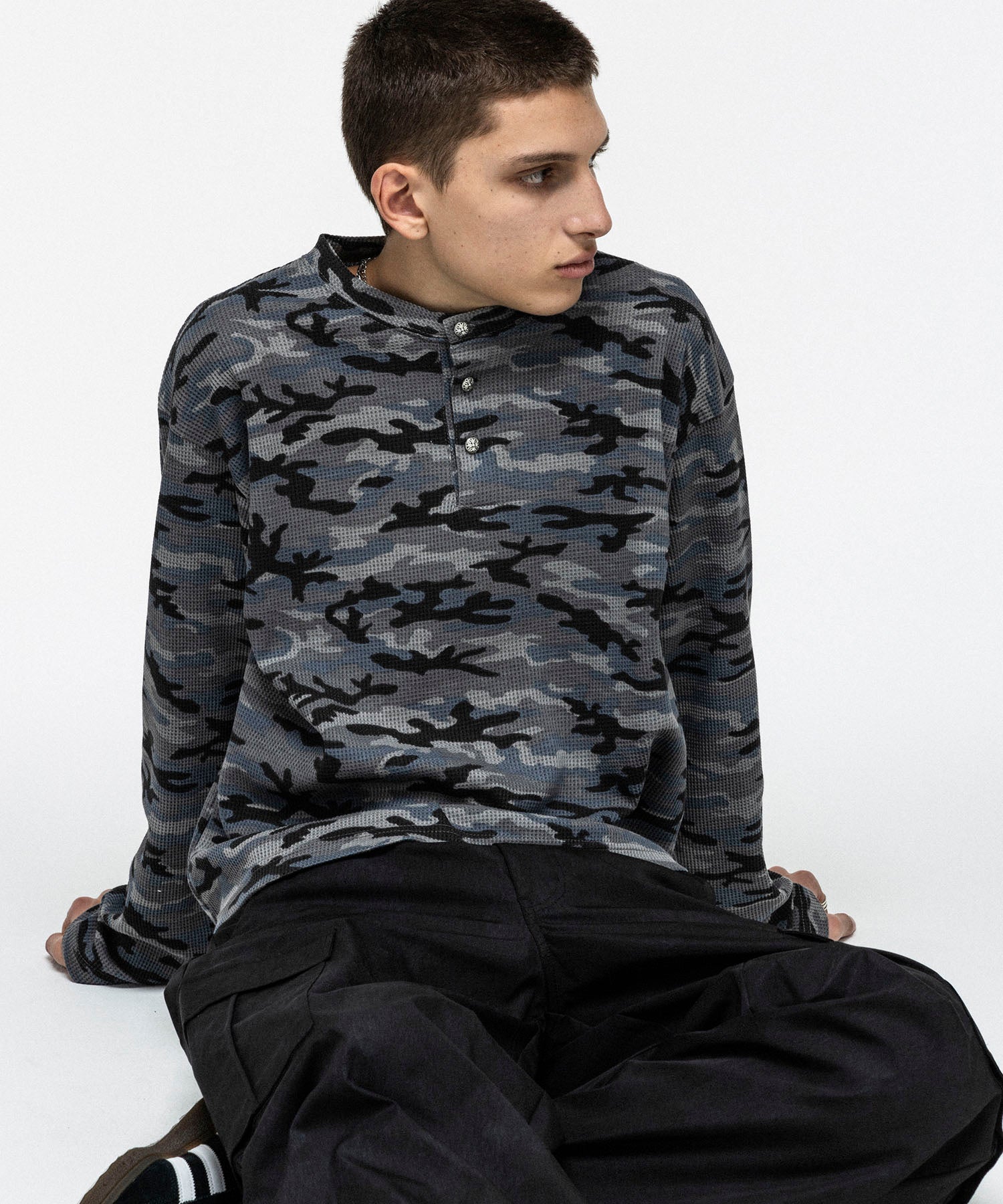 ILL'S(イルズ)HENLEY CAMO WAFFLE LONG-SLEEVE TEE / カモ総柄ヘンリー