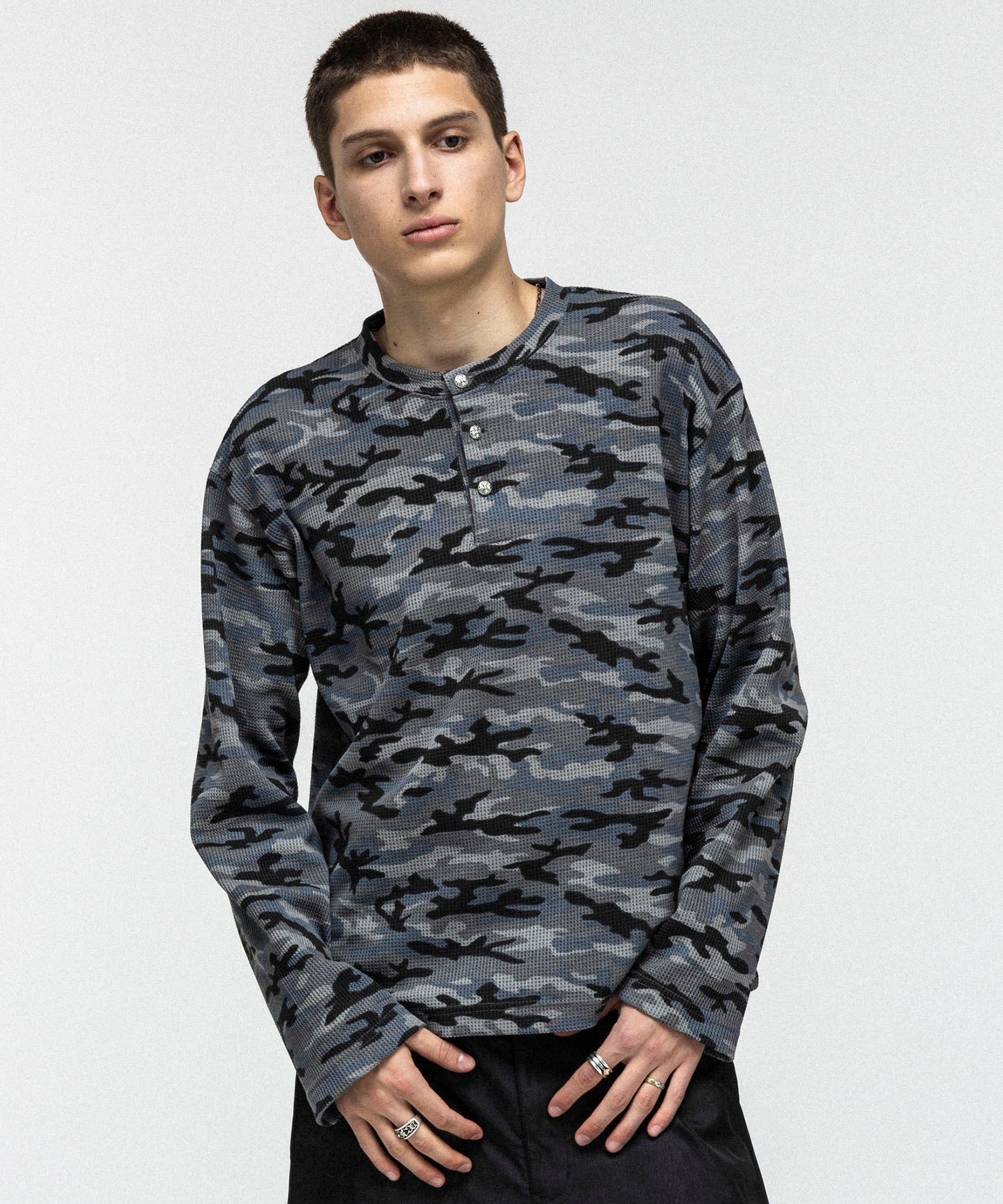ILL'S(イルズ)HENLEY CAMO WAFFLE LONG-SLEEVE TEE / カモ総柄ヘンリー