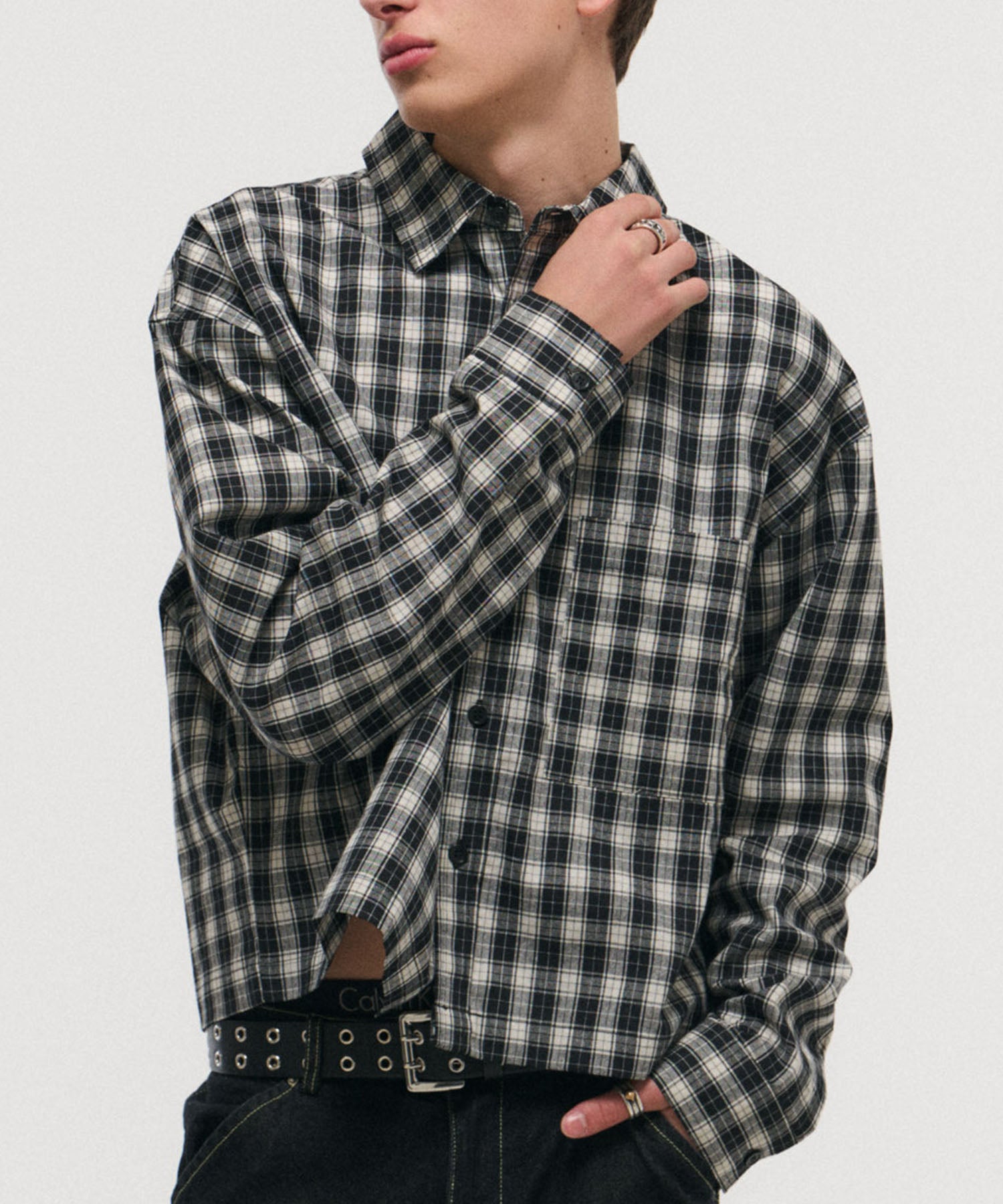 ILL'S(イルズ)SHORT-BODY LONG-SLEEVED CHECKED SHIRT / ショート丈