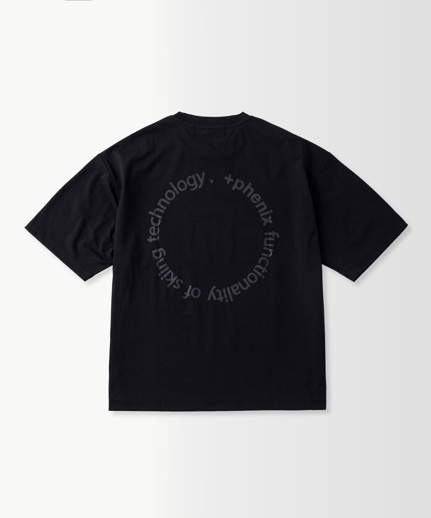 phenix(プラスフェニックス)Outlast CIRCLE GRAPHIC SHORT SLEEVE TEE