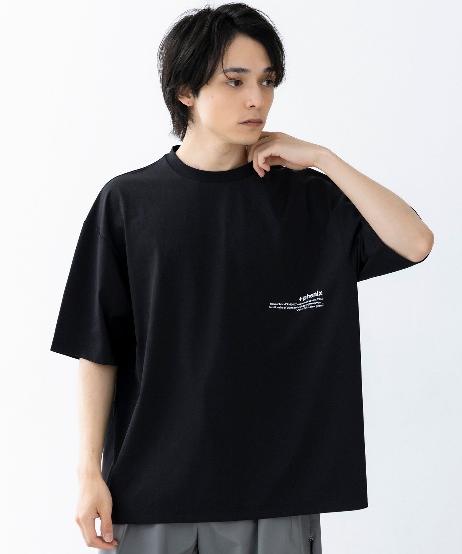 phenix(プラスフェニックス)Outlast TYPOGRAPHY SHORT SLEEVE TEE