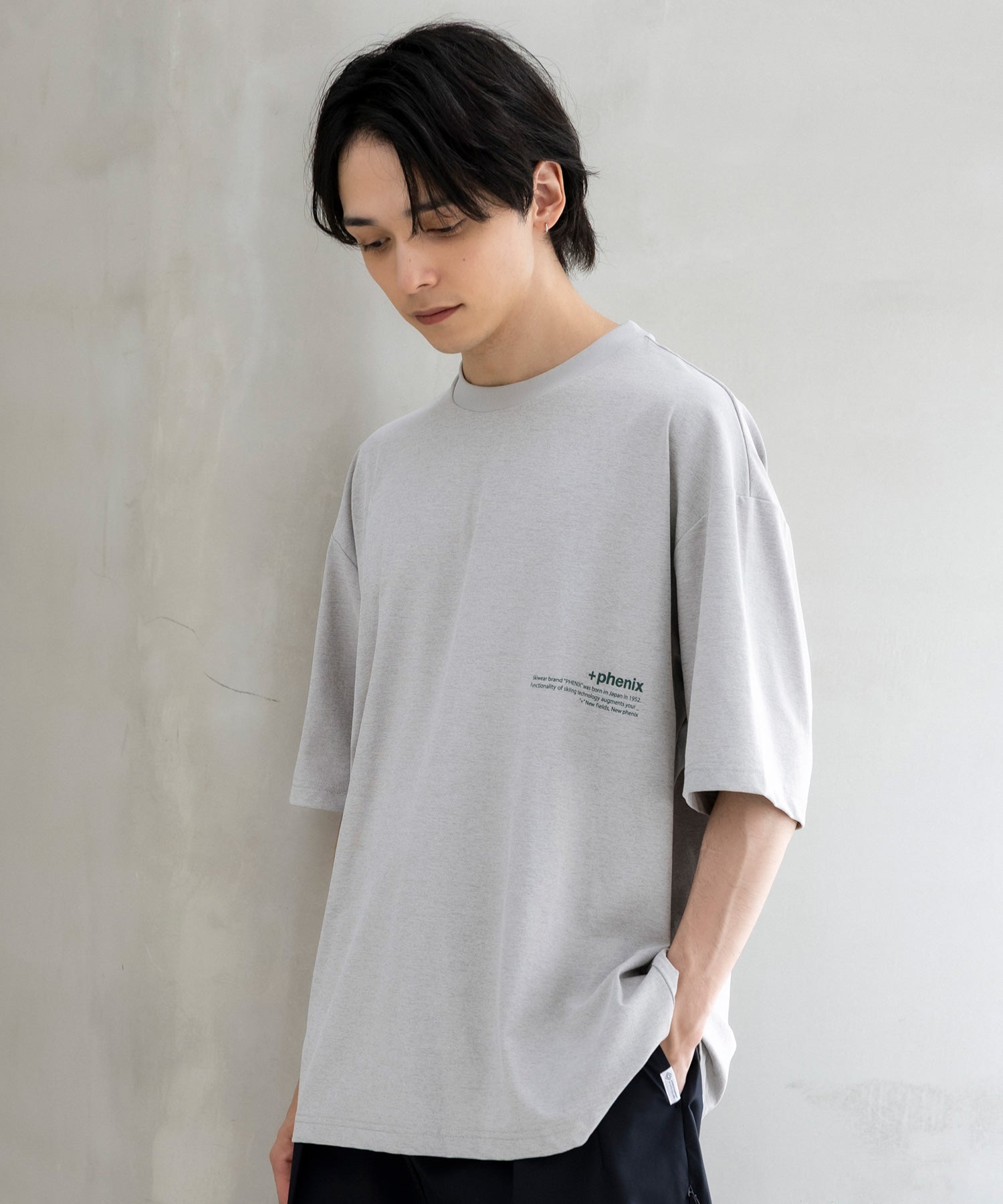 phenix(プラスフェニックス)Outlast TYPOGRAPHY SHORT SLEEVE TEE