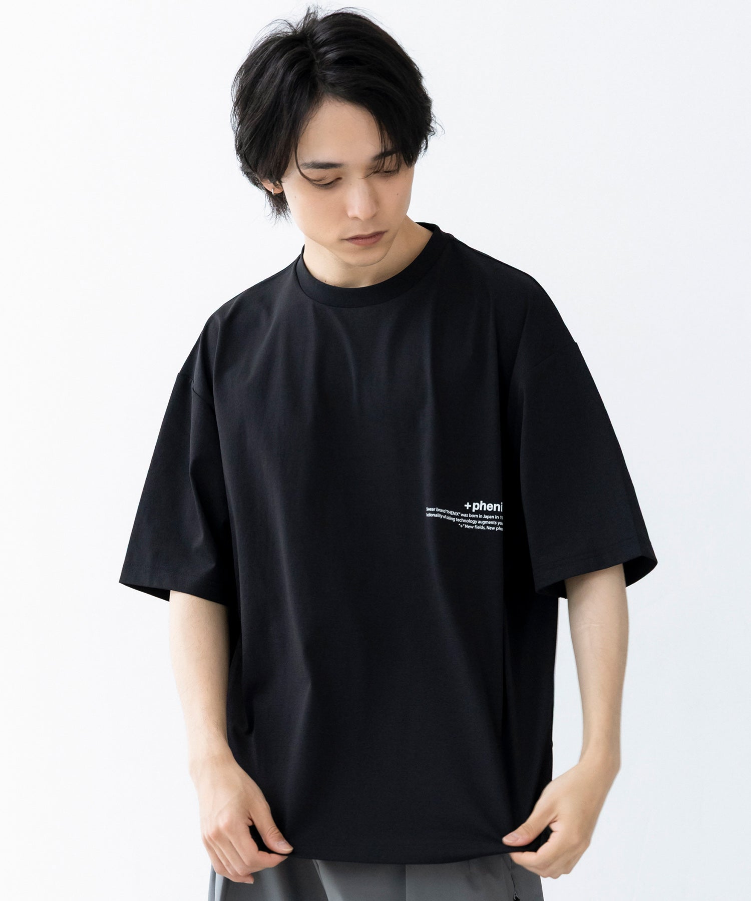 phenix(プラスフェニックス)Outlast TYPOGRAPHY SHORT SLEEVE TEE