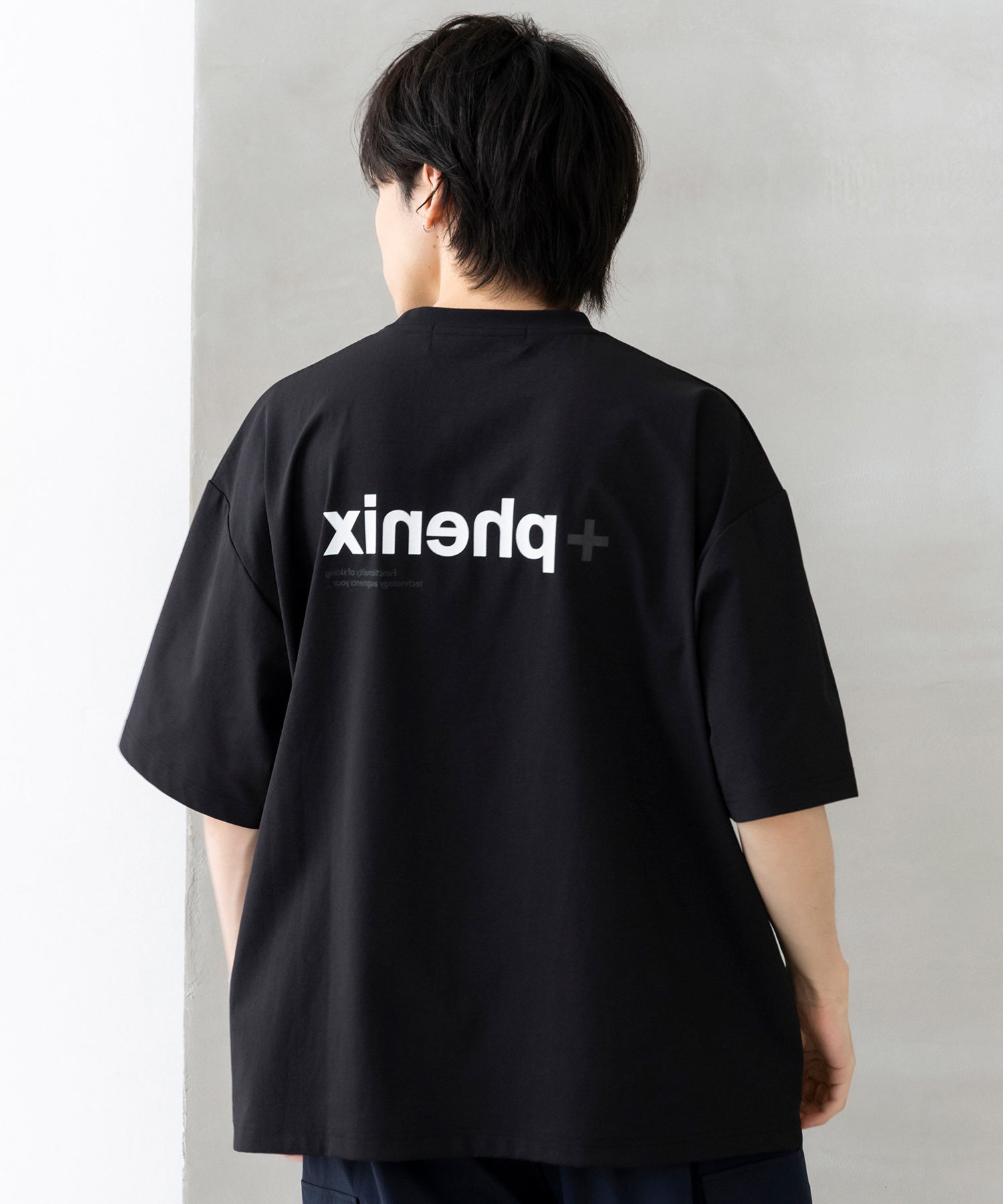 phenix(プラスフェニックス)Outlast MIRRORED GRAPHIC SHORT SLEEVE