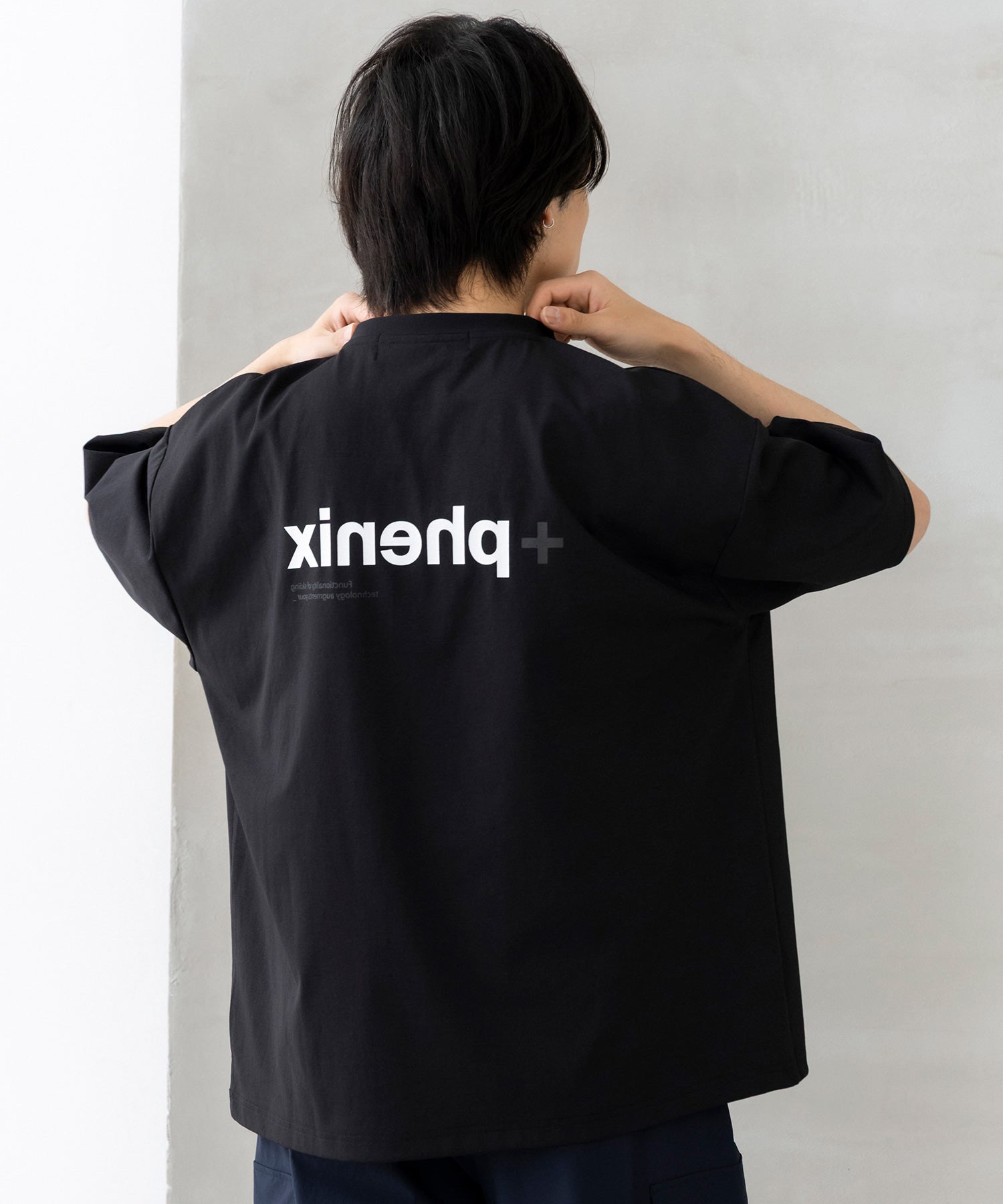 phenix(プラスフェニックス)Outlast MIRRORED GRAPHIC SHORT SLEEVE