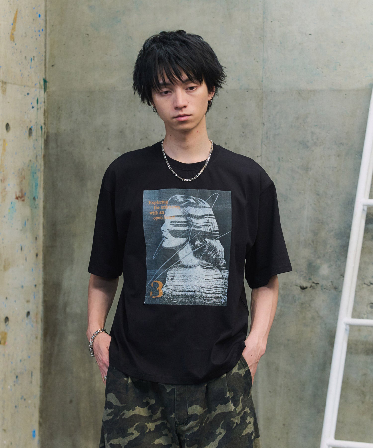 ILL'S（イルズ）VINTAGE LIKE GRAPHIC PHOTO T-SHIRT / ヴィンテージ風