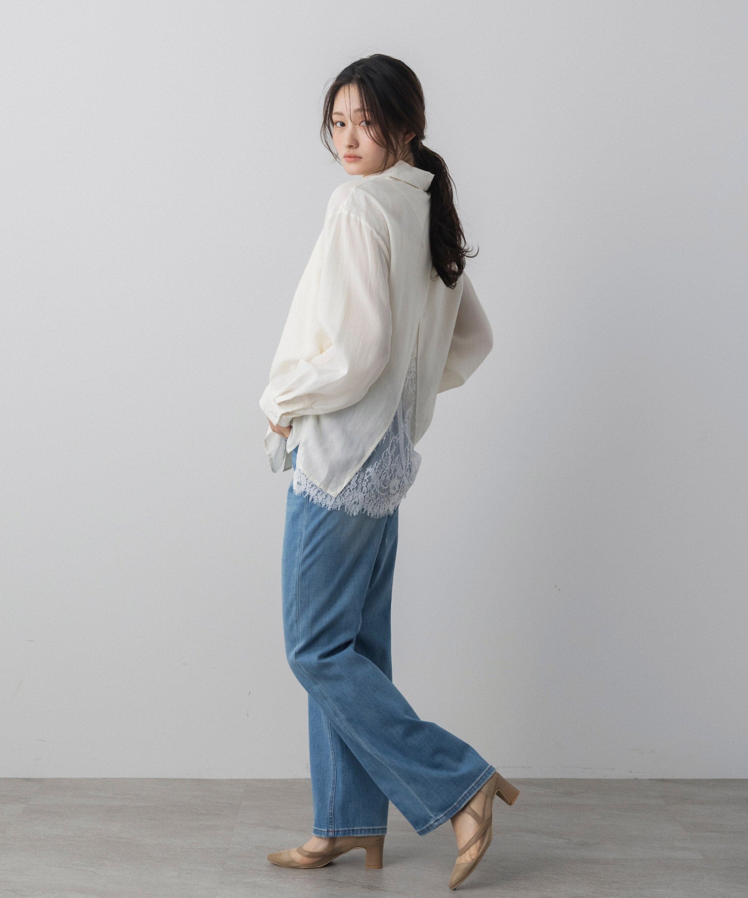 フラワーモチーフパフスリーブペプラムトップス｜AJUGA.（アジュガ 