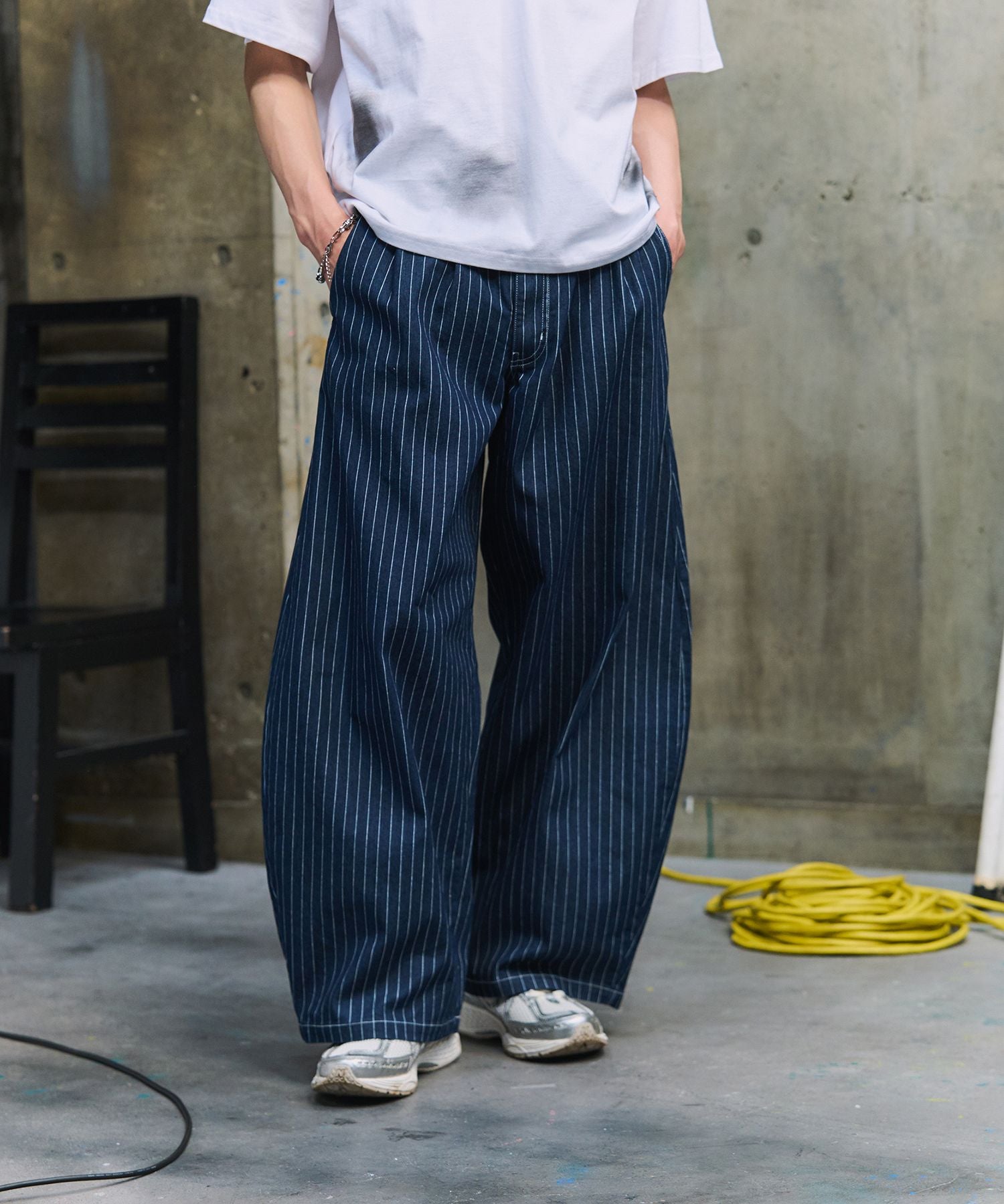 ILL'S(イルズ)2-TUCK BACK EMBROIDERED STRIPE PANTS / ツータック