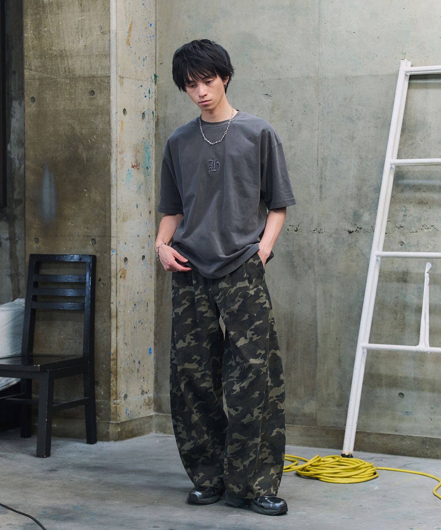ILL'S(イルズ)2-TUCK BACK EMBROIDERED DENIM PANTS / ツータック