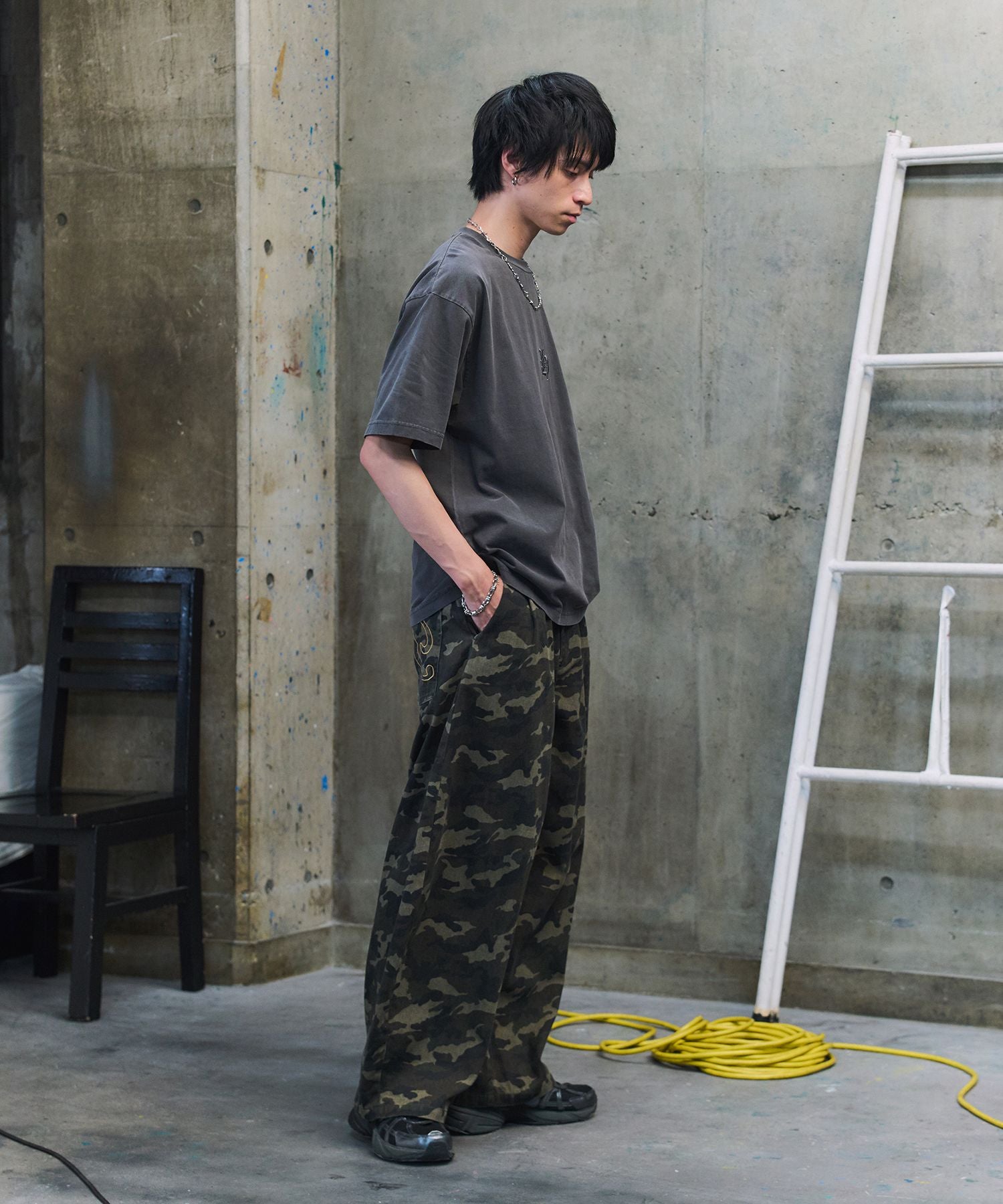 ILL'S(イルズ)2-TUCK BACK EMBROIDERED DENIM PANTS / ツータック