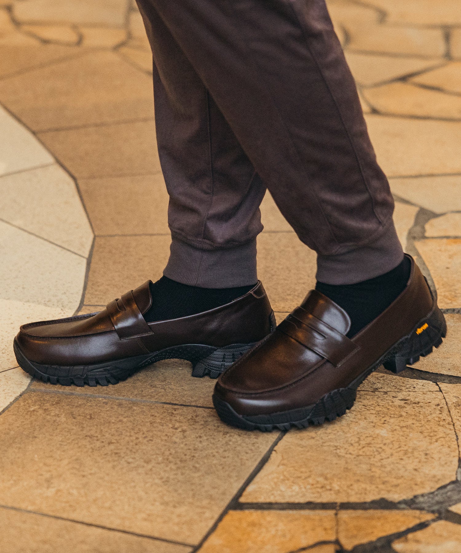 AKM Contemporary(エイケイエムコンテンポラリー)Vibramソールレザー
