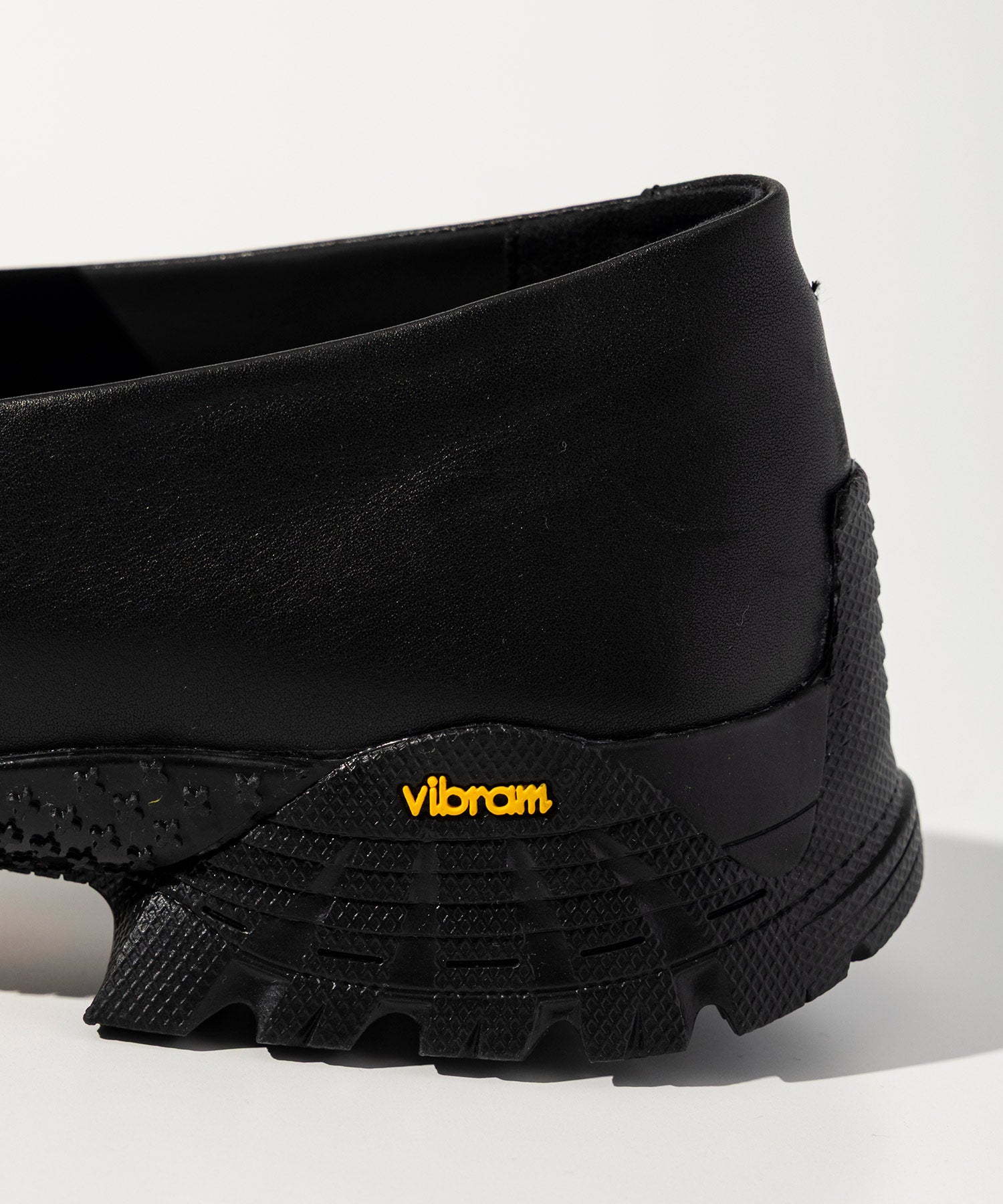 AKM Contemporary(エイケイエムコンテンポラリー)Vibramソールレザー